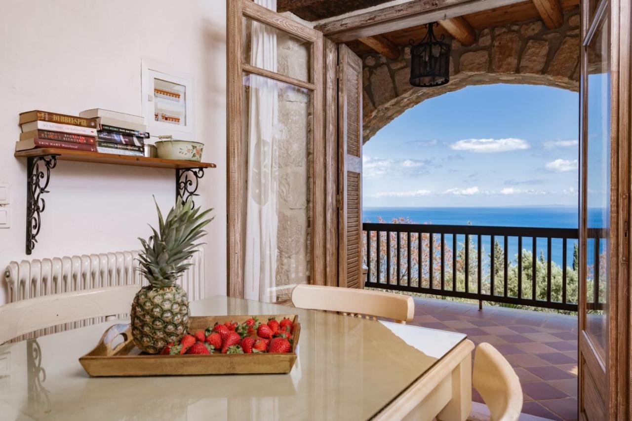 Ferienhaus Strofilia Authentic