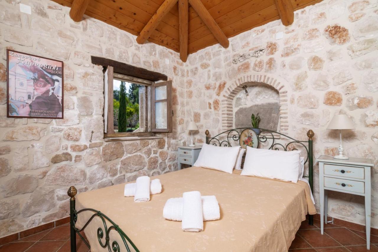 Ferienhaus Strofilia Authentic Skinária