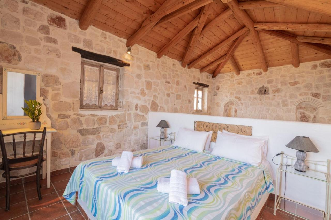Ferienhaus Strofilia Authentic Skinária