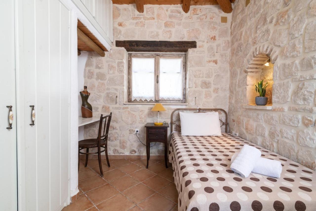 Ferienhaus Strofilia Authentic Skinária