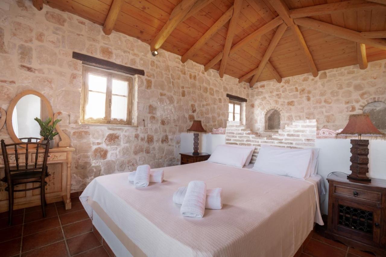 Ferienhaus Strofilia Authentic Skinária